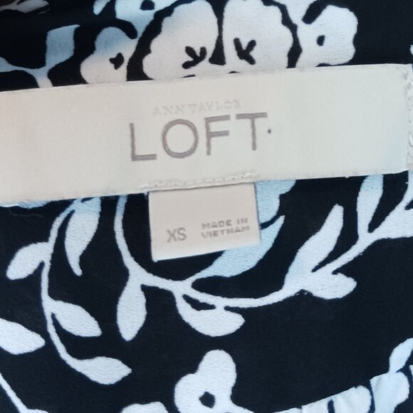#207 3/$18 - Loft Black/White Tank Top Size XS - Picture 5 of 6